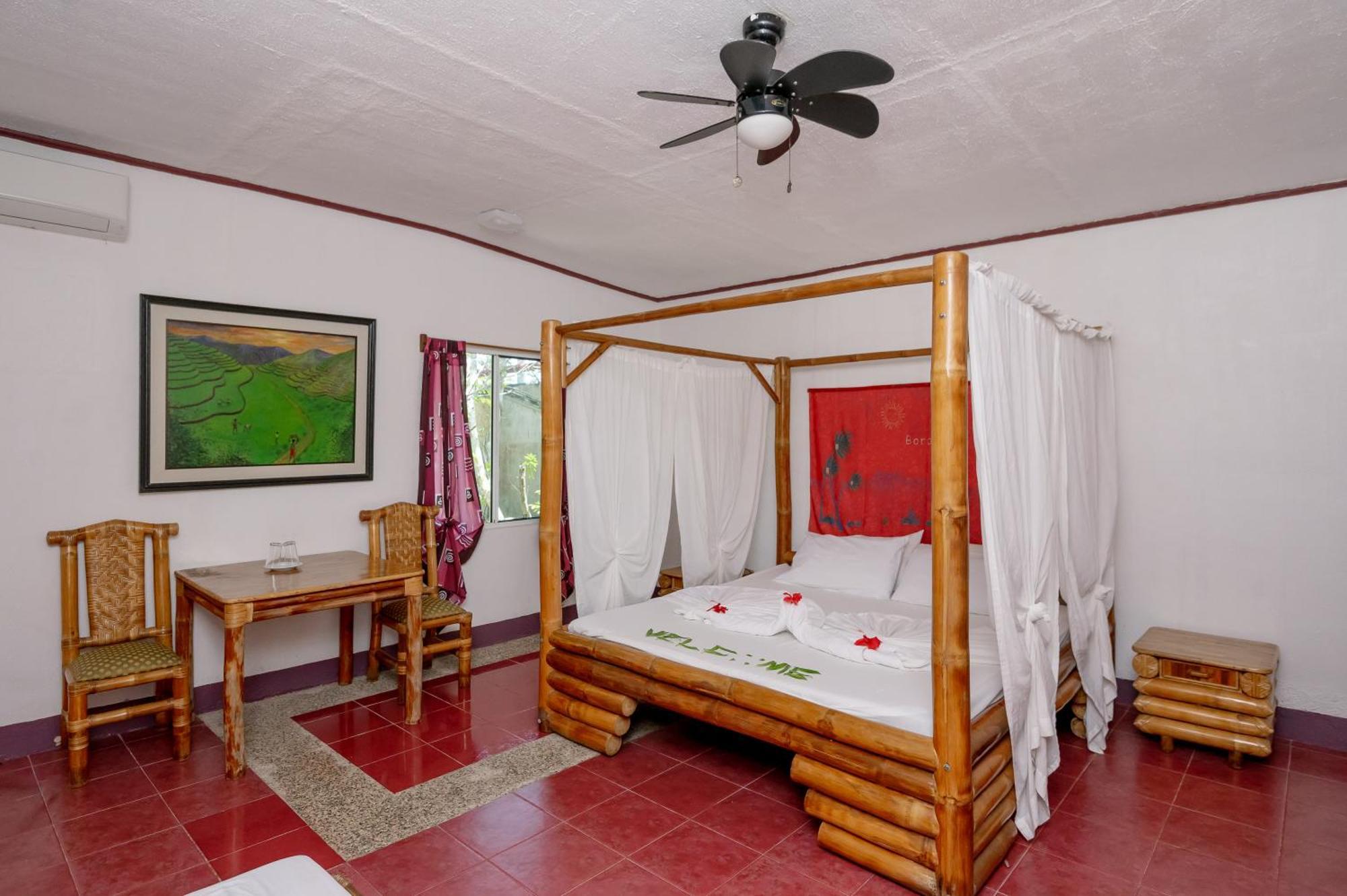 Polaris Beach And Dive Resort Inc Loon Bagian luar foto