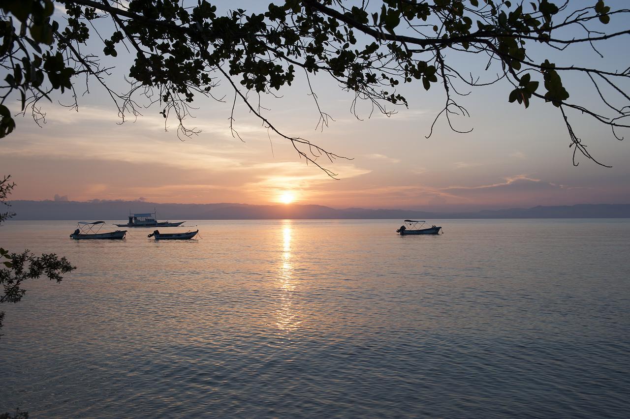Polaris Beach And Dive Resort Inc Loon Bagian luar foto